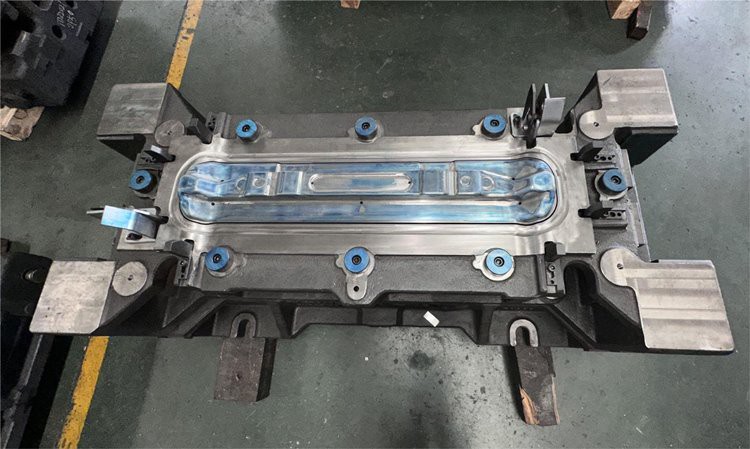 قالب ریخته گری تک